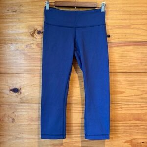 Lululemon Navy Blue Mid Rise Cropped Activewear Workout Leggings 6